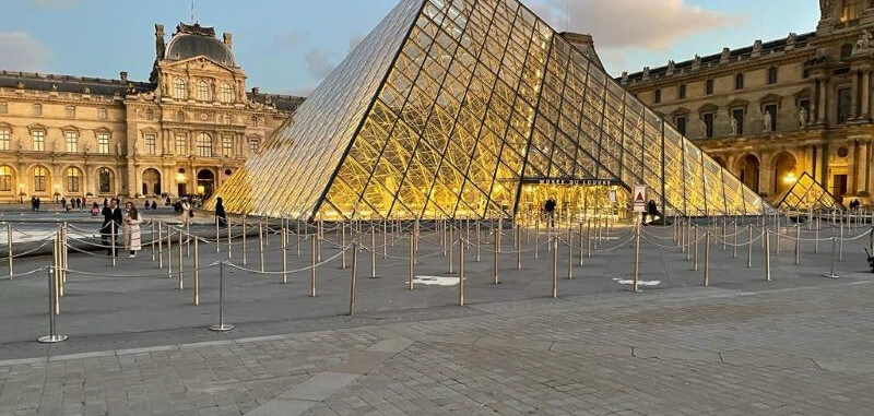 louvre-museum2.jpg